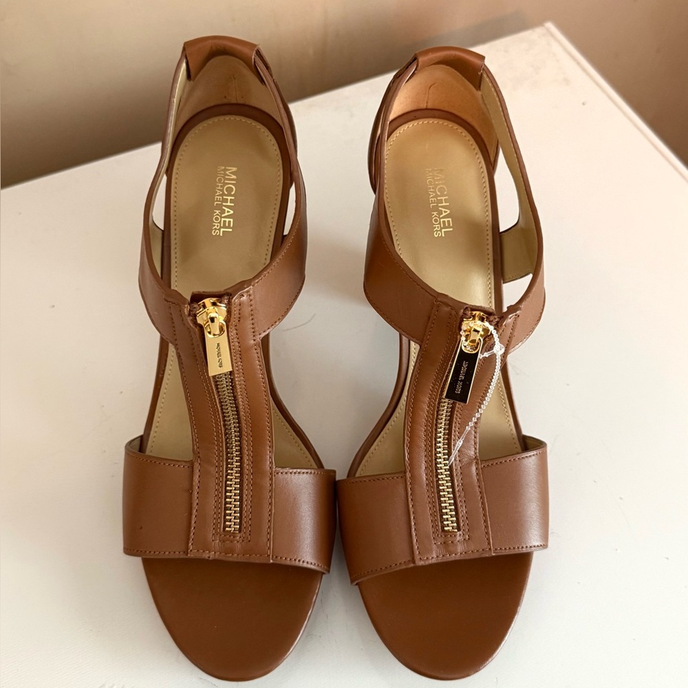 MICHAEL KORS WOMEN'S SIZE 11M BERKELY LEATHER PLATFORM SANDALS NEW - Picture 3 of 5